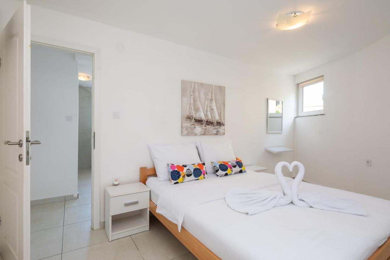 Estella Villa Apartments โรกอซนิซา ภายนอก รูปภาพ